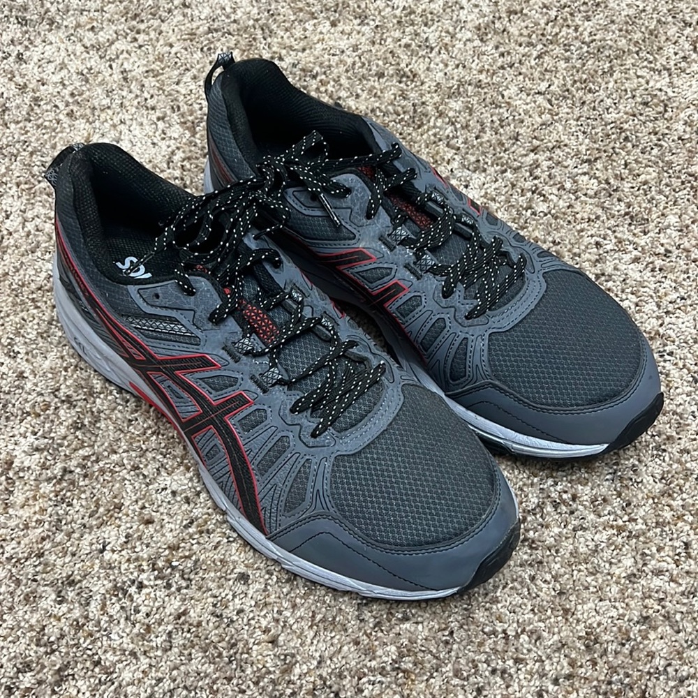 Mens ASICS tennis shoes